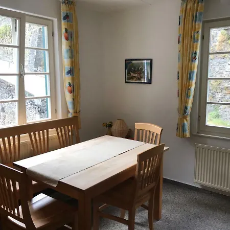 Burg Appartement *